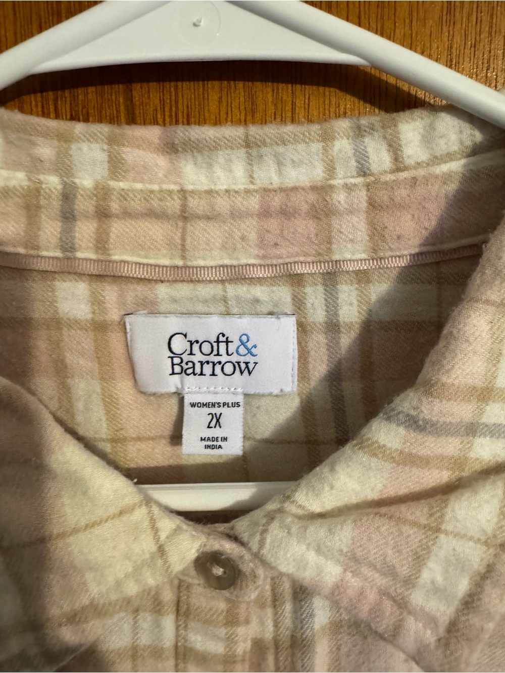 croft & barrow Pink Cream Plaid Shirt - Women's Plus 2X - Picture 2 of 4
